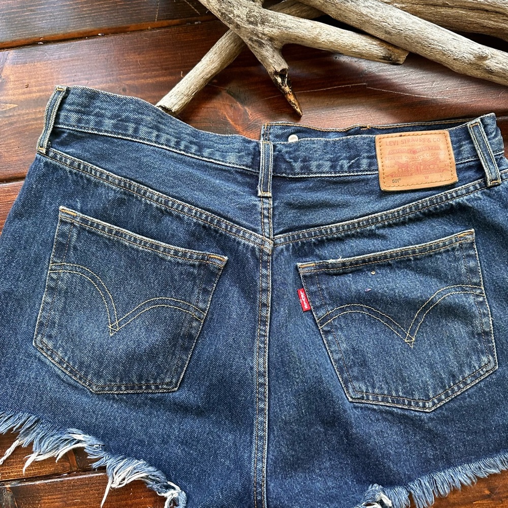 Levi’s 501 cut off shorts - Picture 3 of 3